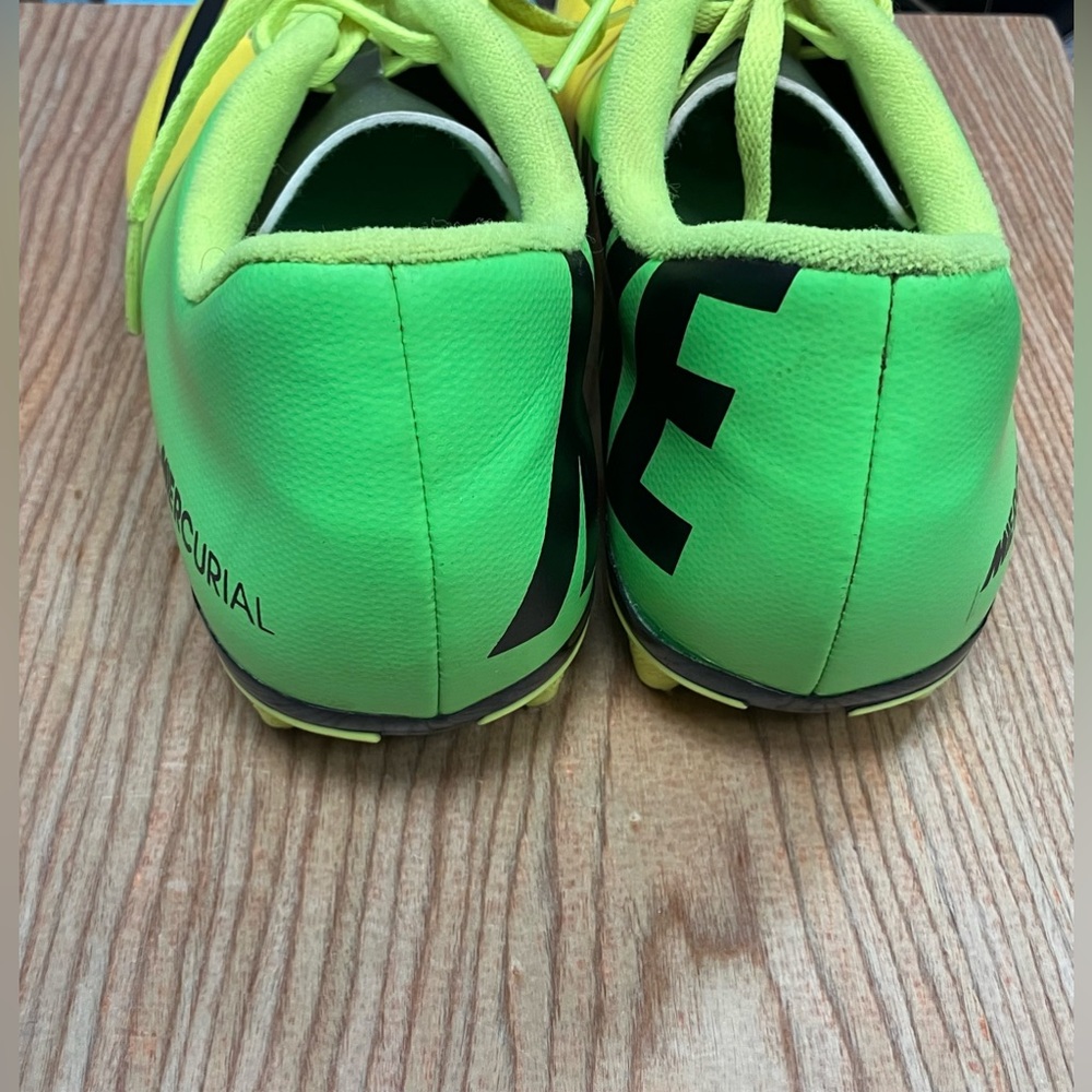 Soccer Cleats - Picture 3 of 5